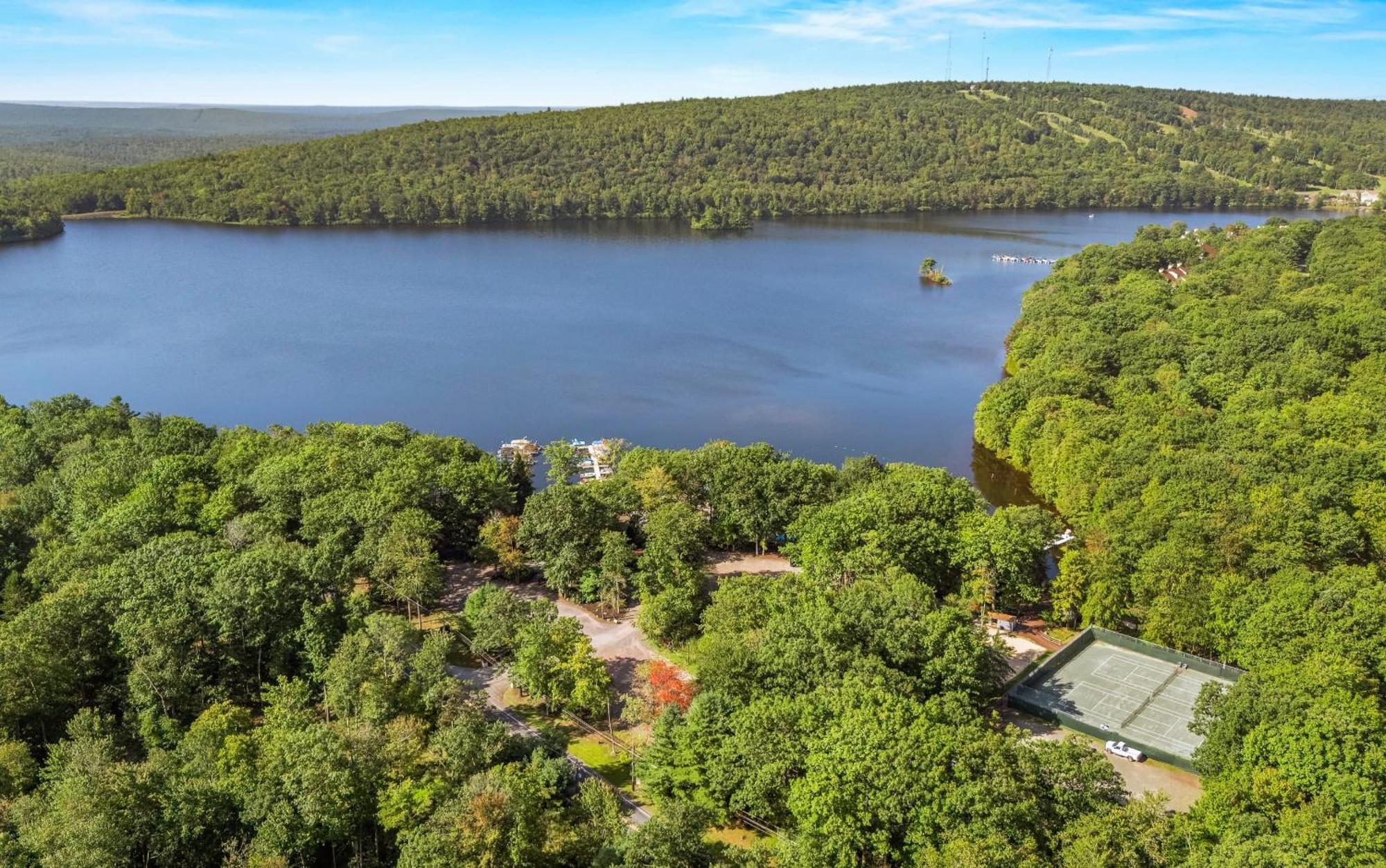 Highland Hideaway By Avantstay Group Poconos Retreat W Patio Game Room Лейк-Хармони Экстерьер фото